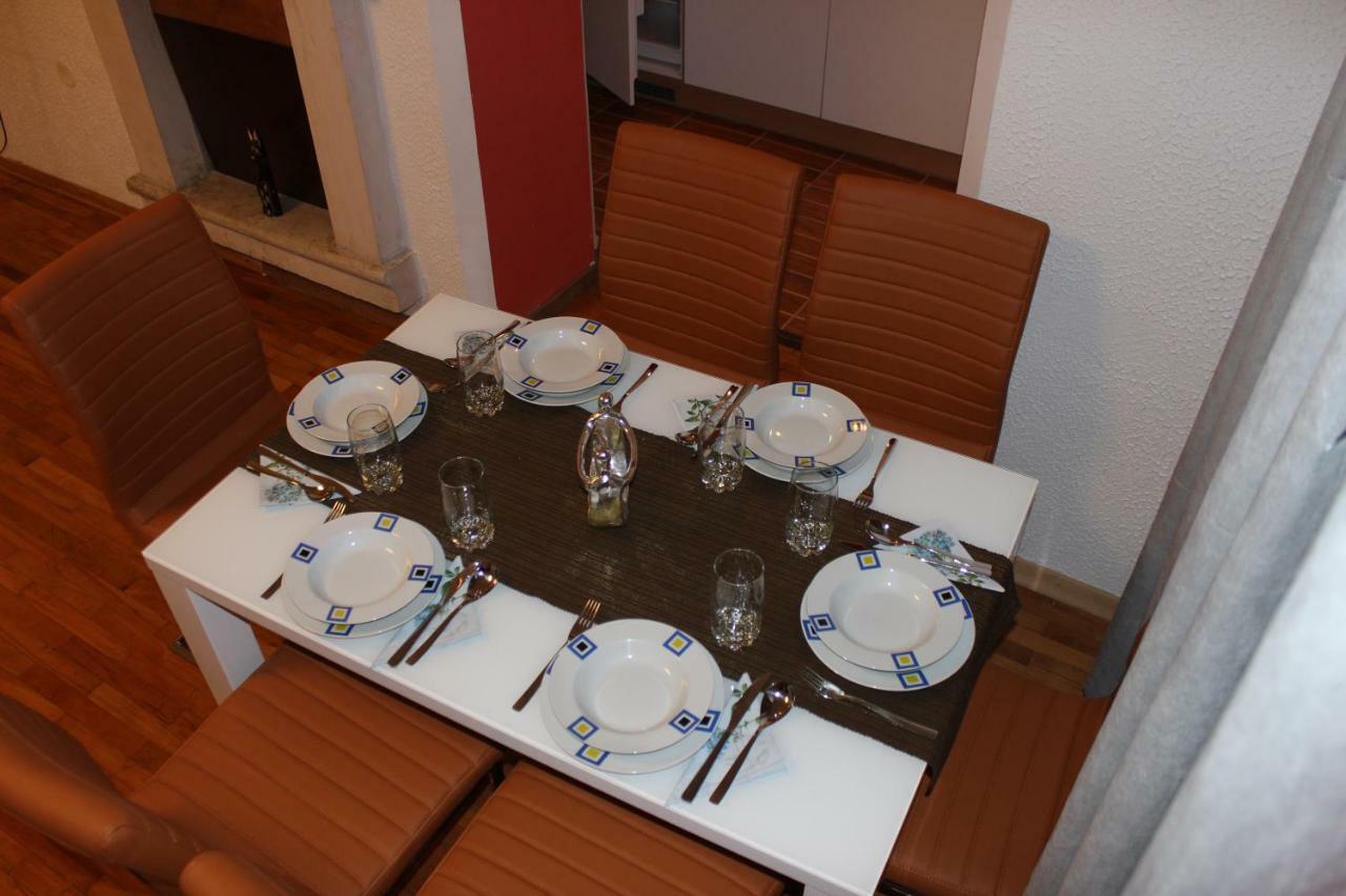 Piran Room's Luaran gambar