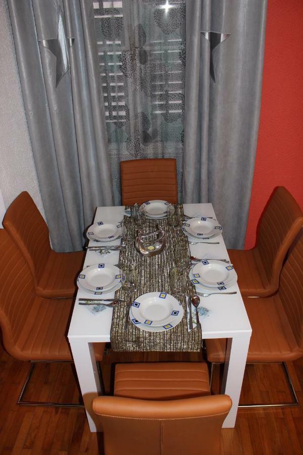 Piran Room's Luaran gambar